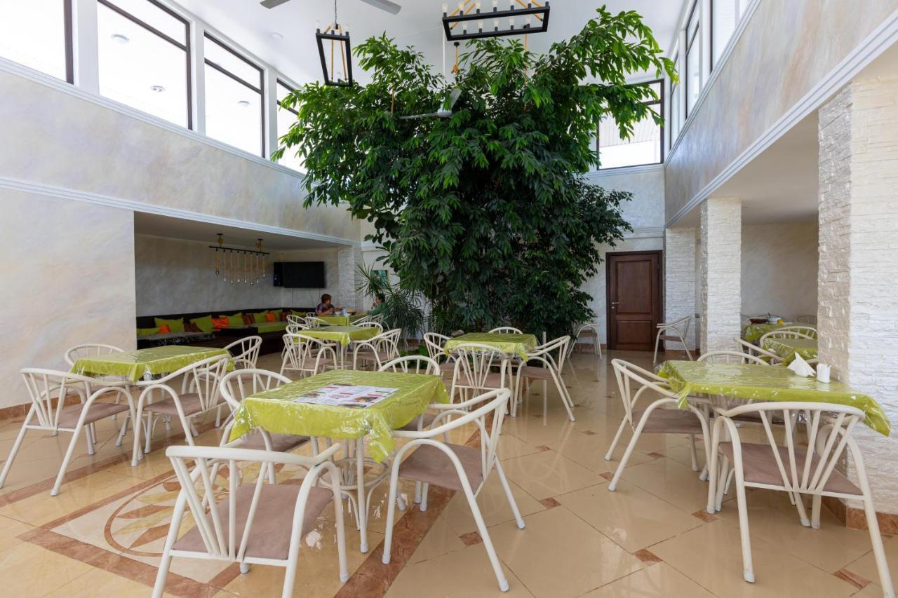 La Dolce Vita Resort Капчагай Екстериор снимка