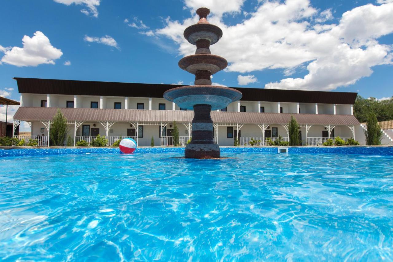 La Dolce Vita Resort Капчагай Екстериор снимка