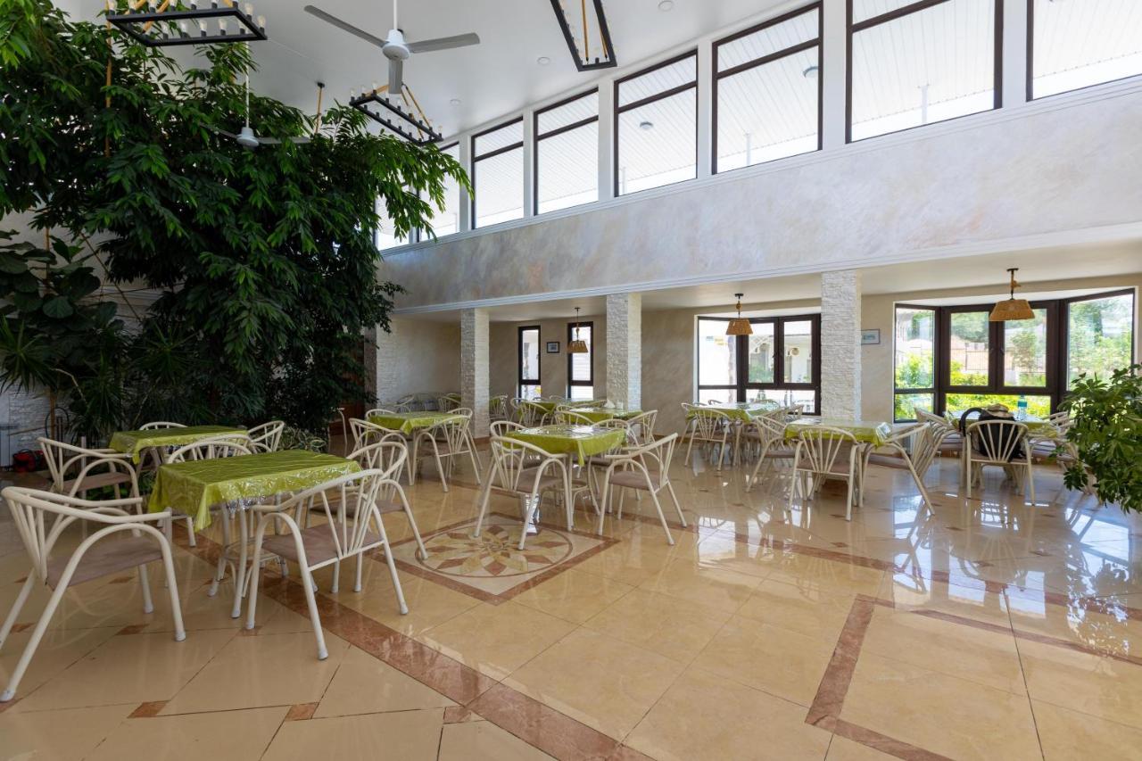 La Dolce Vita Resort Капчагай Екстериор снимка