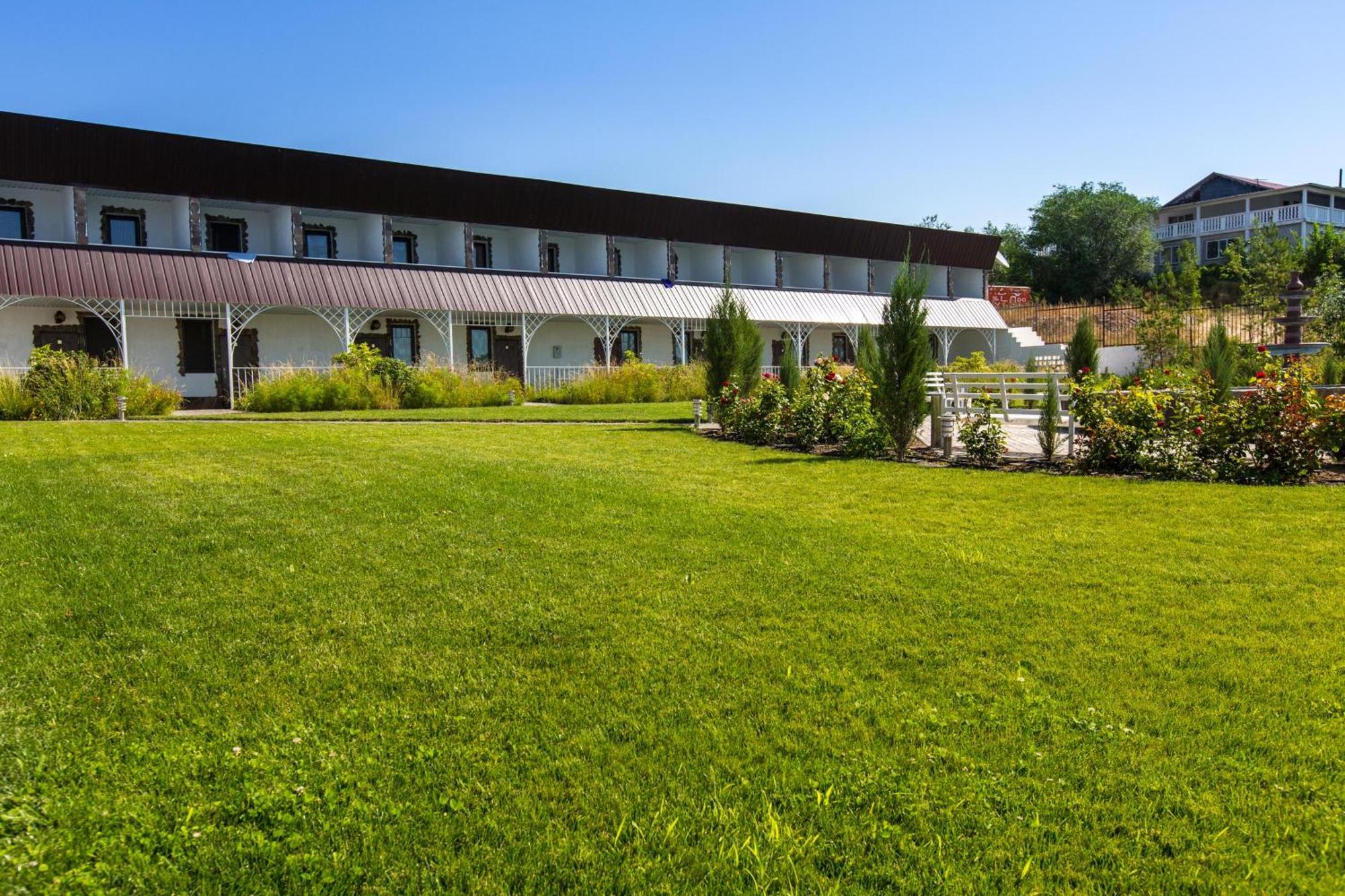 La Dolce Vita Resort Капчагай Екстериор снимка